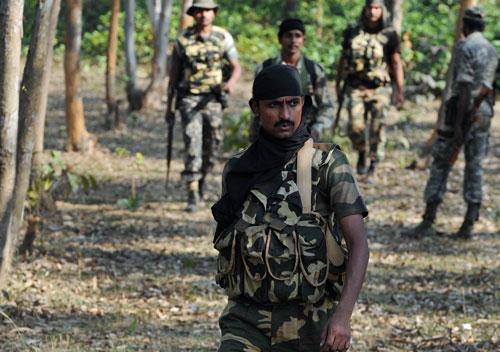 5naxalskilledindantewadaencounter2securitypersonnelhurt